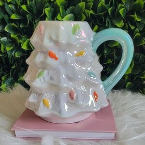 🎄 NWT Iridescent White and Mint Green Tree Coffee Mug 🎄